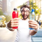 Es recomendable limitar su consumo y considerar alternativas más saludables para aumentar la energía, como una alimentación equilibrada, ejercicio regular y descanso adecuado.