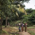 Tres madres en Sierra Leona.