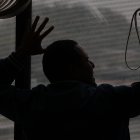 Las líneas de crisis atienden algunos tipos de emergencias, entre ellas el suicidio.