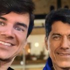 Isaac Delgado y su papá,Carlos Julio Delgado, quien permanece en UCI.