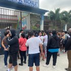 La incertidumbre reinaba entre padres de familia de establecimiento educativo de Machala.