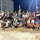 Los integrantes de Inolvidables celebraron el trofeo del barrial El Patucho.