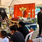 Los restos de Cristhian Ortiz eran velados en su domicilio, en el barrio 24 de Mayo.