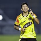 Braian Oyola de Barcelona celebra su gol ante RB Bragantino