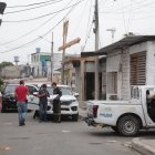 La Policía llegó al lugar a recabar indicios.