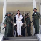 Corina Machado es acusada de sabotaje por el gobierno de Maduro.
