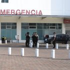 Los menores fueron llevados a un hospital. Vecinos los ayudaron luego del ataque.