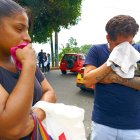 Marina Pérez llegó a la morgue de Quevedo para retirar los retos de su primer retoño.