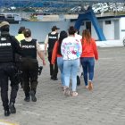 Las personas fueron aprehendidas en Loja.