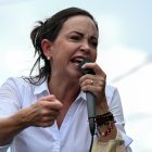 María Corina Machado denunció un ataque armado dentro de su sede en Caracas.