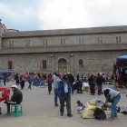 Junto a la iglesia matriz de Sicalpa, en  la plazoleta, los domingos realizan una colorida feria.