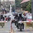 Policías fueron hacia la urbanización Beata Mercedes Molina para investigar lo ocurrido.