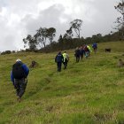 Más de cien rescatistas, entre expertos en alta montaña y comuneros, se unieron a la búsqueda.