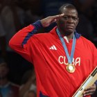 Mijaín López, cerca de cumplir 42 años, ya es leyenda viviente en lucha.