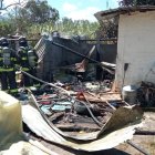 Las labores de extinción se tardaron hasta el mediodía de este 7 de agosto.