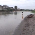 En Esmeraldas, buscan a un joven en el Teaone.