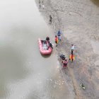 Joven se lanzó al río y no salió