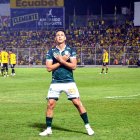 Miguel Parrales anotó dos goles en la victoria de Orense frente a Barcelona