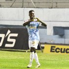 Maicon Solís celebra el gol que marcó ante Delfín.