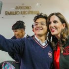 La ministra estuvo invitada a un evento de un colegio.