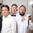 Ave Jaramillo, Francisco Miñaca e Iván Ulchur serán los anfitriones de este show cómico que reúne parte de lo mejor del stand up quiteño.