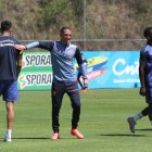 El DT Sebastián Beccacece se muestra cercano a los jugadores que trabajaron en un ambiente de alegría de cara al duelo ante Brasil.