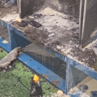 Uno de los camerinos del estadio Capwell se incendió este domingo.
