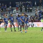 Rostros de descontento en los jugadores de Emelec, luego de la eliminación de Copa Ecuador ante Técnico Universitario