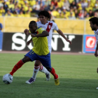 Christian Benítez (c) fue el autor de uno de los goles en la victoria 2-0 ante Perú en 2011