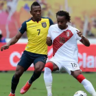 Ecuador enfrentando a Perú por eliminatorias sudamericanas