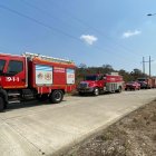 Bomberos de Guayaquil combatían el fuego en El Chorrillo.