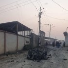 Así quedó el vehículo luego de la fuerte explosión afuera de una planta de beneficio, en un sector del cantón azuayo.