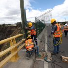 En los puentes de El Chiche y Gualo se colocan vallas para evitar suicidios