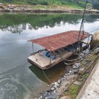 Autoridades decidieron apagar los motores para evitar más contaminación.