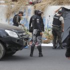 Miembros de las fuerzas del orden llegaron al sitio para recabar indicios.