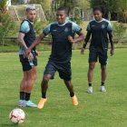 ENTRENAMIENTO DE AUCAS JUGADORES SEPTIEMBRE DE 2024

AG-EXTRA AG-EXPRESO