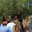 El macabro hallazgo fue realizado por un grupo de personas.