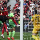 Piero Hincapié marcó su tanto de cabeza tras un tiro de esquina.