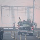 Los bomberos de Quito enfrentan valientemente las llamas de los incendios forestales de este 24 de septiembre.