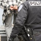 La detención ocurrió en la intersección de las calles Malecón y Colón, en el centro de Guayaquil.