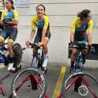 Natalia Vásquez (i), Marcela Peñafiel y Miryam Núñez, en una de las últimas prácticas previas a la ruta de la categoría elite damas del Mundial.