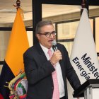 El ministro de Energía, Antonio Goncalves, en rueda de prensa este 27 de septiembre en Quito.