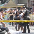 Familiares llegaron a la escena. Ellos lamentaron el crimen de su pariente.