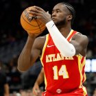 El estadounidense fue sacado del draft de 2022, desde entonces estuvo en los Hawks.