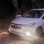 Los sospechosos abandonaron este vehículo en la parroquia El Salto.