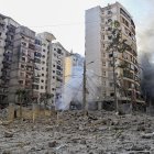 Varios barrios residenciales en Beirut resultaron afectados por los bombardeos israelíes, durante el día sábado.
