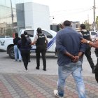 Los vacunadores fueron detenidos por la Policía en Guayaquil.