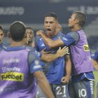 Luis Fernando León liderará la defensa de Emelec en el choque con Barcelona.