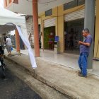En las calles Simón Bolívar y Pedro Almeida velaron a la secretaria asesinada.