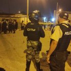 Manta se 'tiñó' de rojo sangre.